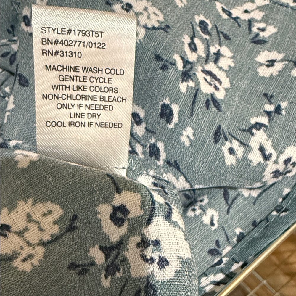 Floral Ruffle Blouse - Picture 11 of 11